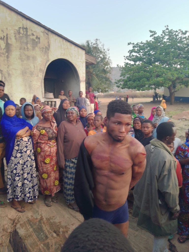 Angry residents b3at suspected thief to bl00dy pulp in Kogi community