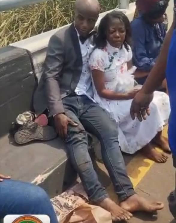 Newlyweds and 16 others injured in accident on 3rd mainland bridge (photos)